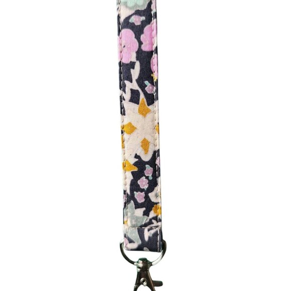Keychain | Key Fob Wristlet | Fabric | Floral Keychain - Picture 10 of 10